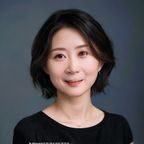 小蓝主编陈晓蓝头像，资深娱乐圈观察者，短发女性，专业气质